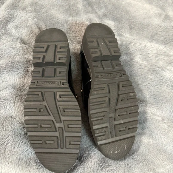 Elegant Black Patent Leather Women's Loafers - Picture 4 of 6